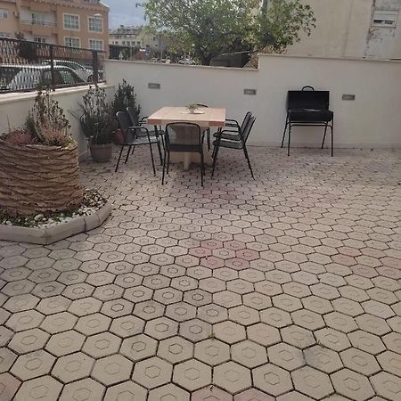Apartment Dora-100M From The Central Beach Makarska Exterior foto