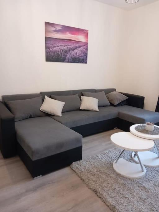 Apartment Dora-100M From The Central Beach Makarska Exterior foto