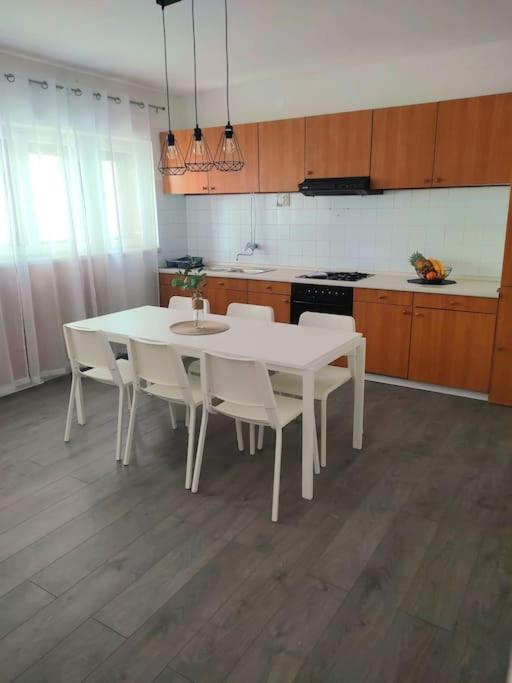Apartment Dora-100M From The Central Beach Makarska Exterior foto