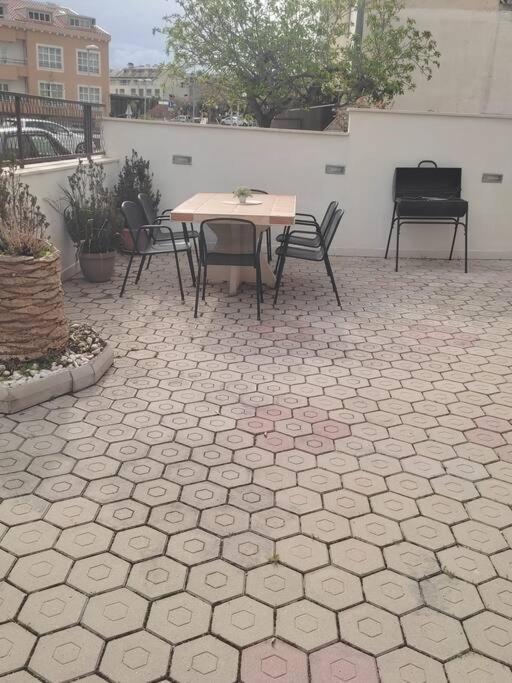 Apartment Dora-100M From The Central Beach Makarska Exterior foto