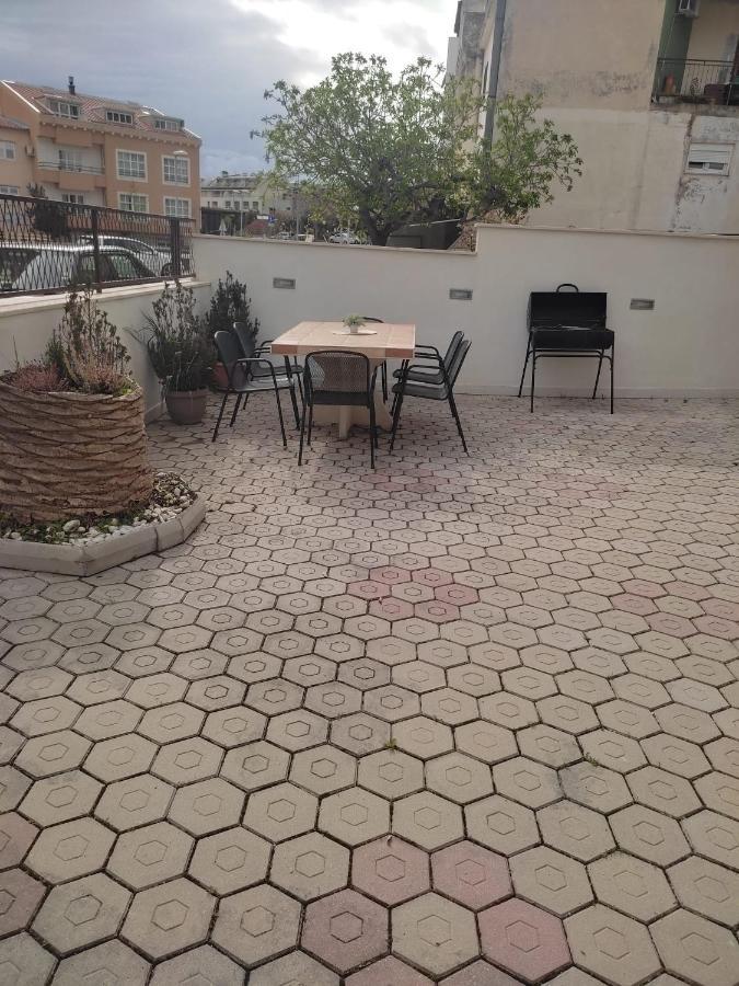 Apartment Dora-100M From The Central Beach Makarska Exterior foto